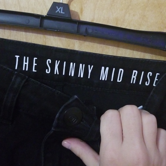 The Skinny Mid Rise Jeans - Picture 3 of 5